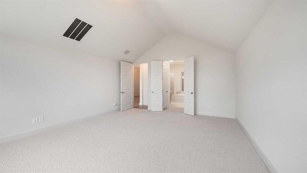 Spacious, unfurnished interior of a new home in Cambridge Crossing, Celina (Image 19).