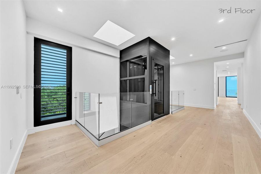 Image 86 of a home in .