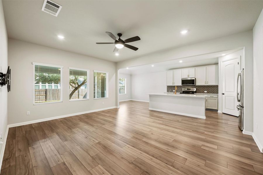 Spacious, unfurnished interior of a new home in Anthem, Kyle (Image 18). Spacious, unfurnished interior of a new home in Anthem, Kyle (Image 18).
