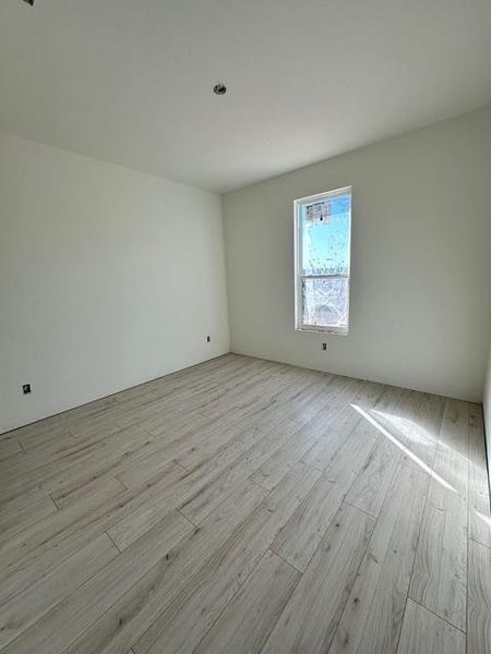 Spacious, unfurnished interior of a new home in , Bluff Dale (Image 11).