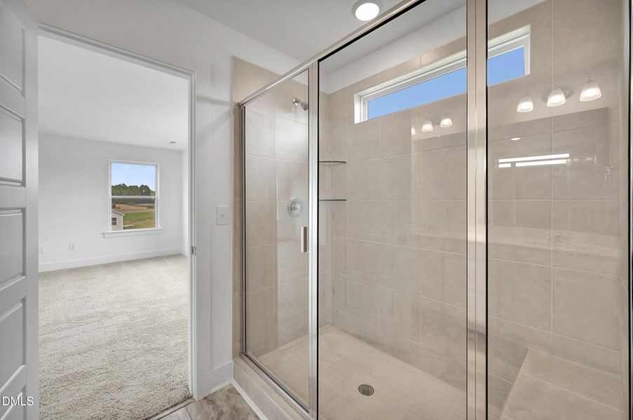 Primary Shower w/ Bench