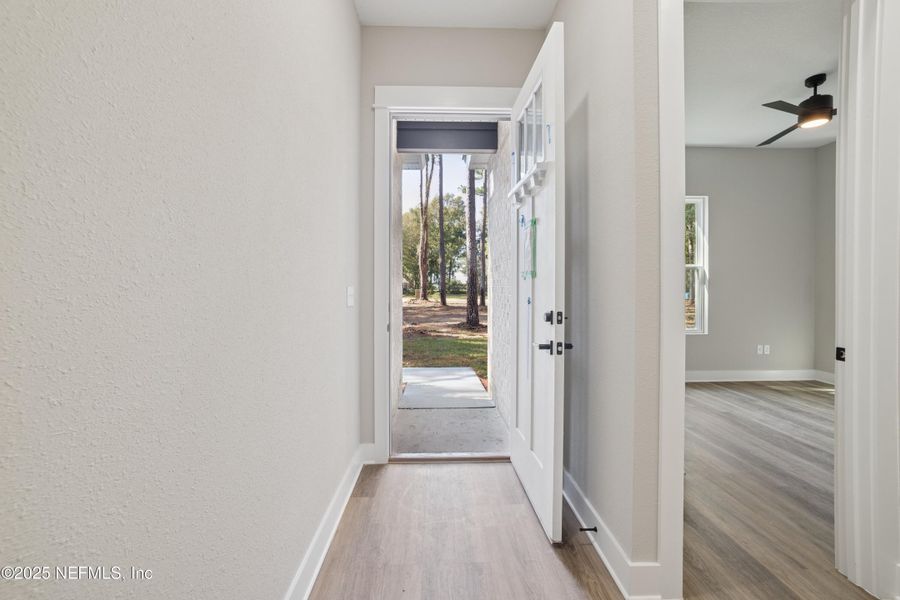 Spacious, unfurnished interior of a new home in , Jacksonville (Image 17).