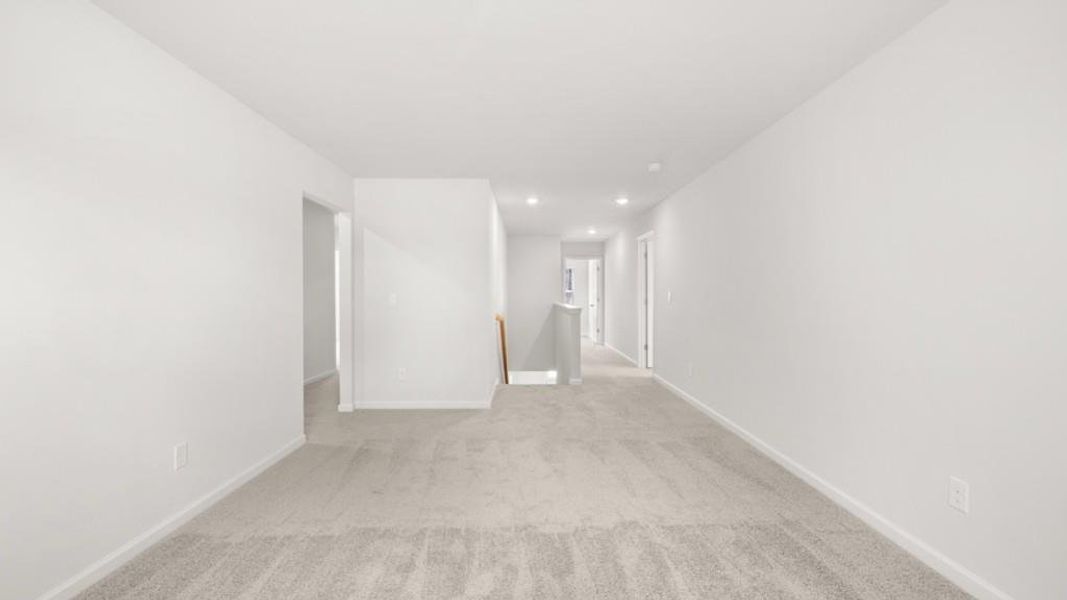 Spacious, unfurnished interior of a new home in South Wind, Union City (Image 10).