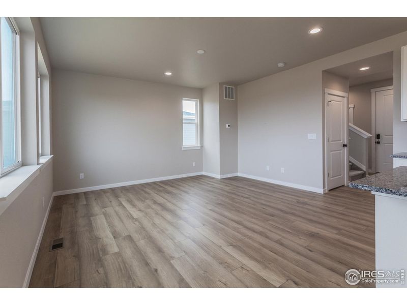 Spacious, unfurnished interior of a new home in Promontory Point, Greeley (Image 27).