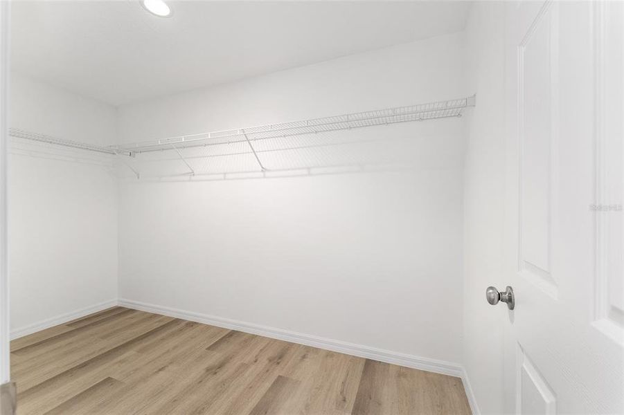 Spacious, unfurnished interior of a new home in , Ocklawaha (Image 45).