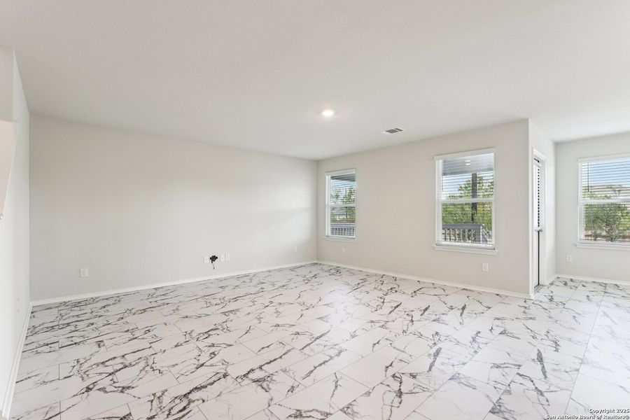 Spacious, unfurnished interior of a new home in Solana Ridge, San Antonio (Image 20). Spacious, unfurnished interior of a new home in Solana Ridge, San Antonio (Image 20).