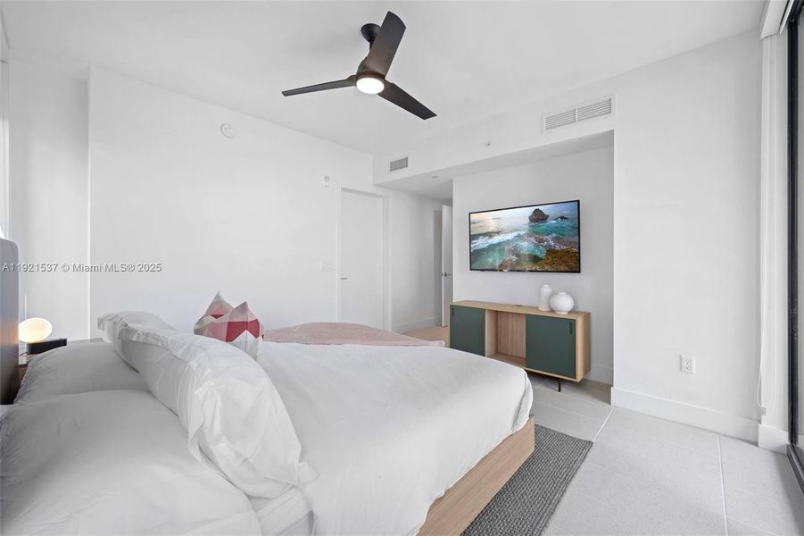 Furnished interior view inside a new home in Gale Hotel & Residences Miami (former Natiivo), Miami (Image 5).