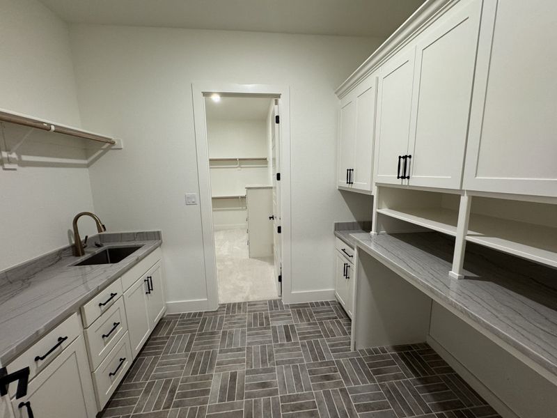 Furnished interior view inside a new home in Summit Ranch, Aledo (Image 7). Furnished interior view inside a new home in Summit Ranch, Aledo (Image 7).