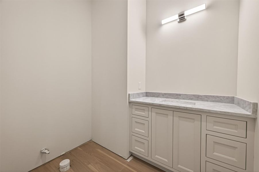 Flex room half bathroom