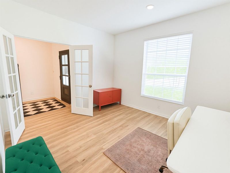 Office/Flex Room conveniently located off Entryway
