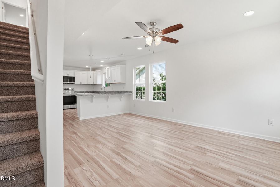 516 Singletary St SE-7