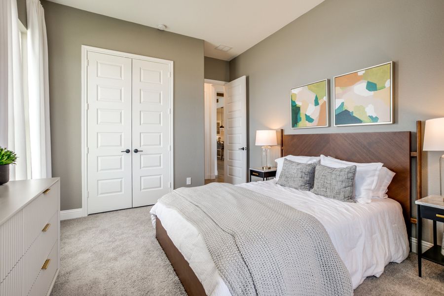 Representative furnished interior of a home built from the Bellaire by Sandlin Homes in Lakesong, Midlothian (Image 34). Representative furnished interior of a home built from the Bellaire by Sandlin Homes in Lakesong, Midlothian (Image 34).