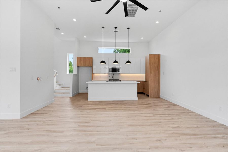 Spacious, unfurnished interior of a new home in , Houston (Image 23).
