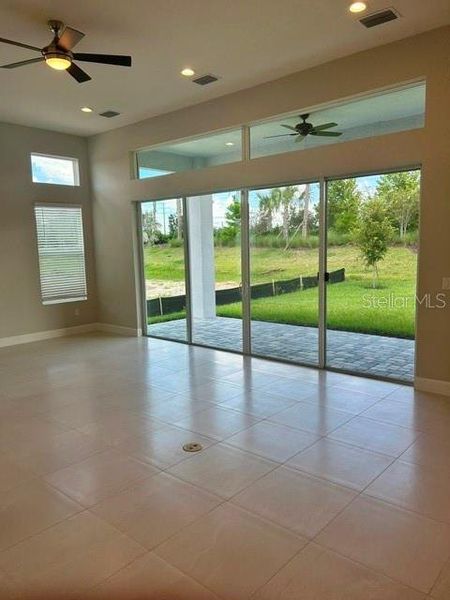 Spacious, unfurnished interior of a new home in Valencia Ridge (55+), Wesley Chapel (Image 21).