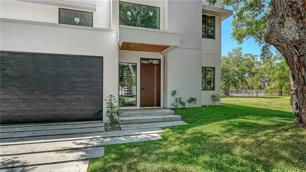 Exterior details and patio area of a home in , Sarasota (Image 3).