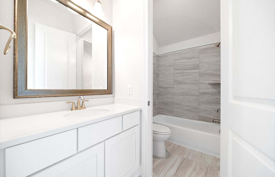 Representative furnished interior of a home built from the 2909AU by Ravenna Homes in Audubon 60′, Magnolia (Image 16).