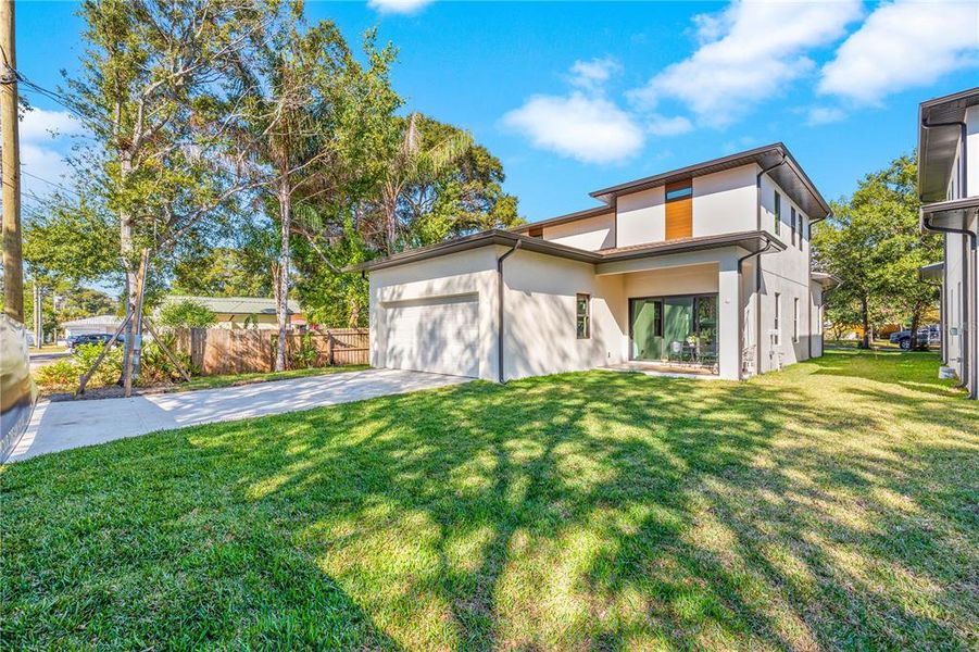 Exterior details and patio area of a home in , Gulfport (Image 32).