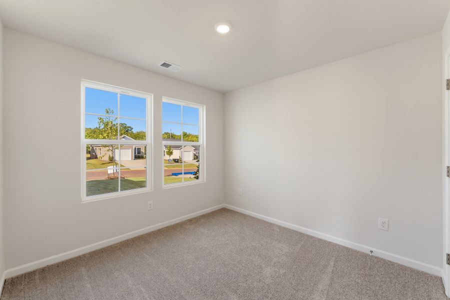 Spacious, unfurnished interior of a new home in Evergreen, Spartanburg (Image 15).