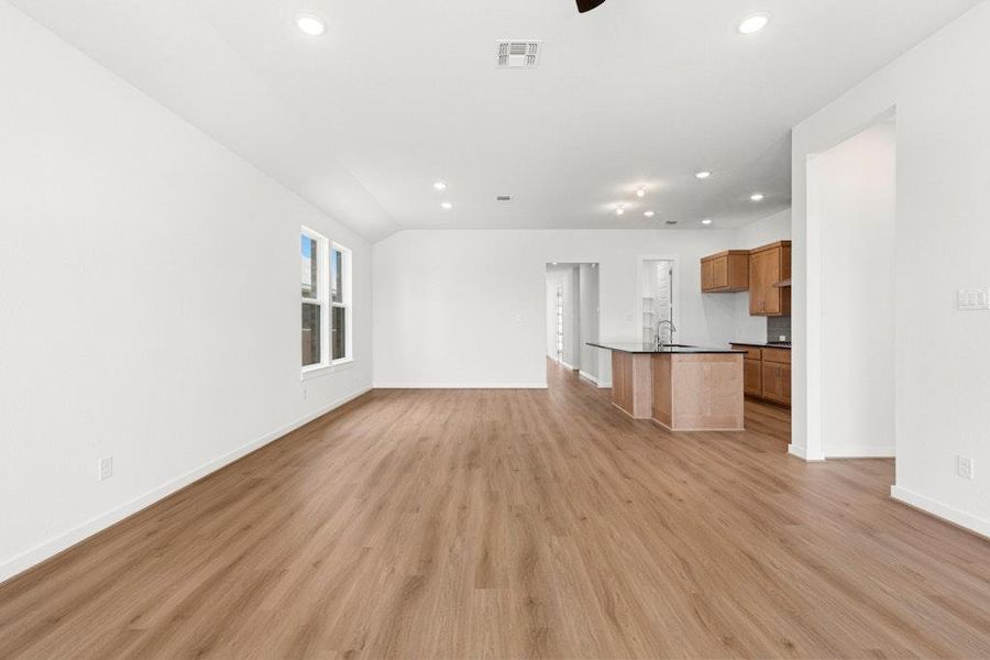 Spacious, unfurnished interior of a new home in Santa Rita Ranch, Liberty Hill (Image 18). Spacious, unfurnished interior of a new home in Santa Rita Ranch, Liberty Hill (Image 18).
