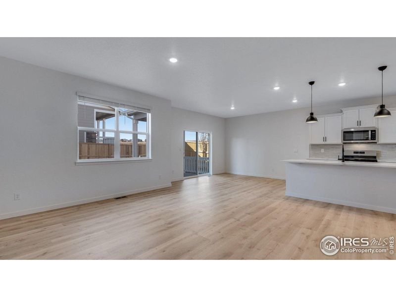 Spacious, unfurnished interior of a new home in Lakeside Canyon, Mead (Image 13).