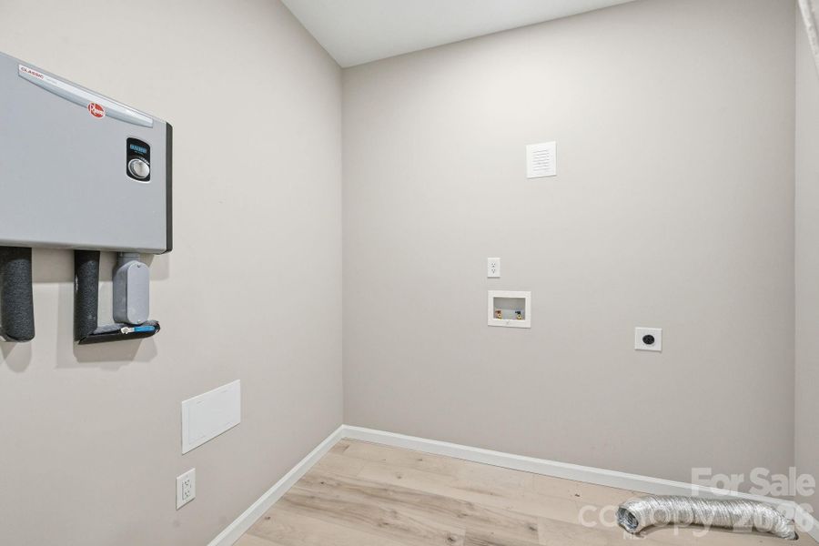 Spacious, unfurnished interior of a new home in , York (Image 31).