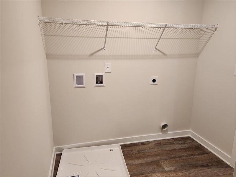 Spacious, unfurnished interior of a new home in Southern Hills, McDonough (Image 9).