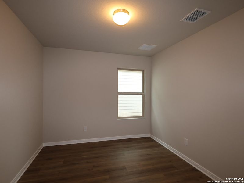 Spacious, unfurnished interior of a new home in Winding Brook, San Antonio (Image 28).