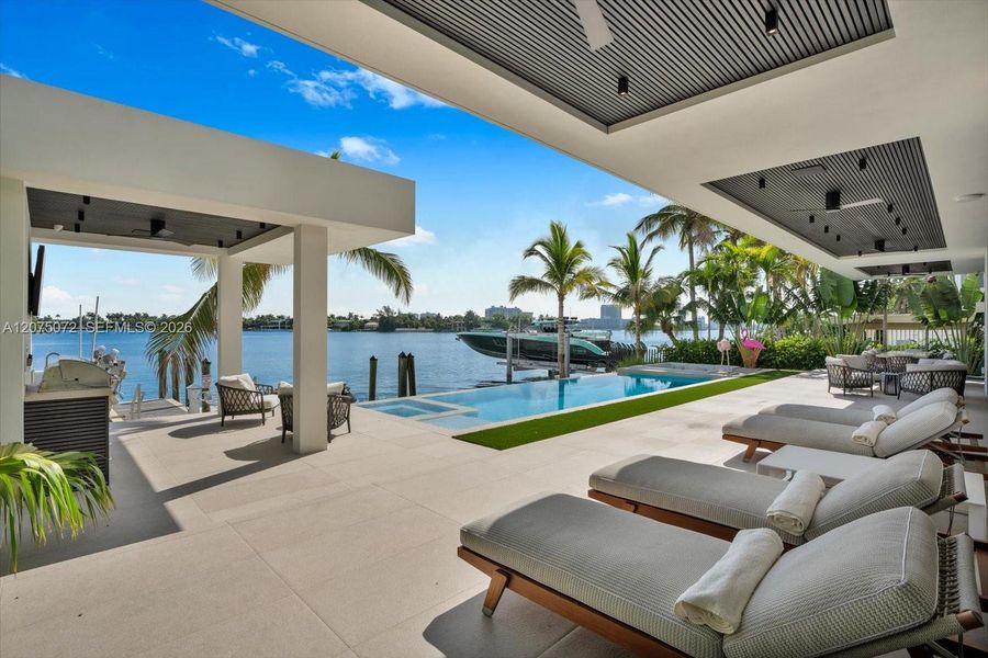 Exterior details and patio area of a home in , Miami Beach (Image 23).