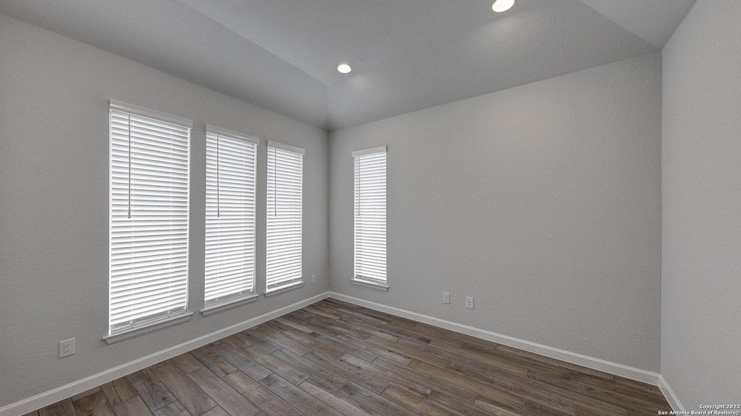 Spacious, unfurnished interior of a new home in Weston Oaks 55', San Antonio (Image 13). Spacious, unfurnished interior of a new home in Weston Oaks 55', San Antonio (Image 13).