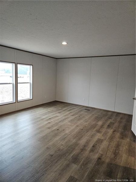 Gracious Size Primary Bedroom Gracious Size Primary Bedroom