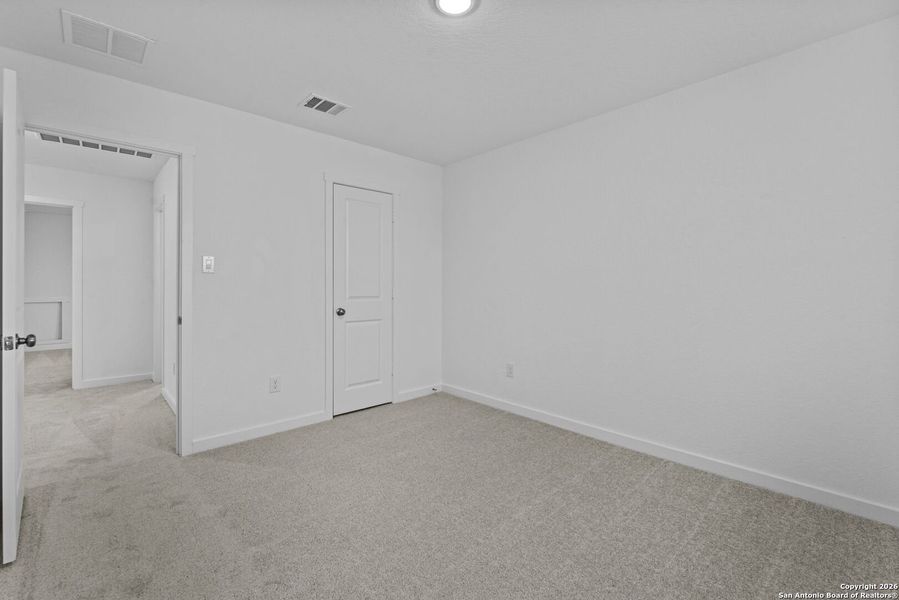 Spacious, unfurnished interior of a new home in Voss Farms, New Braunfels (Image 21).