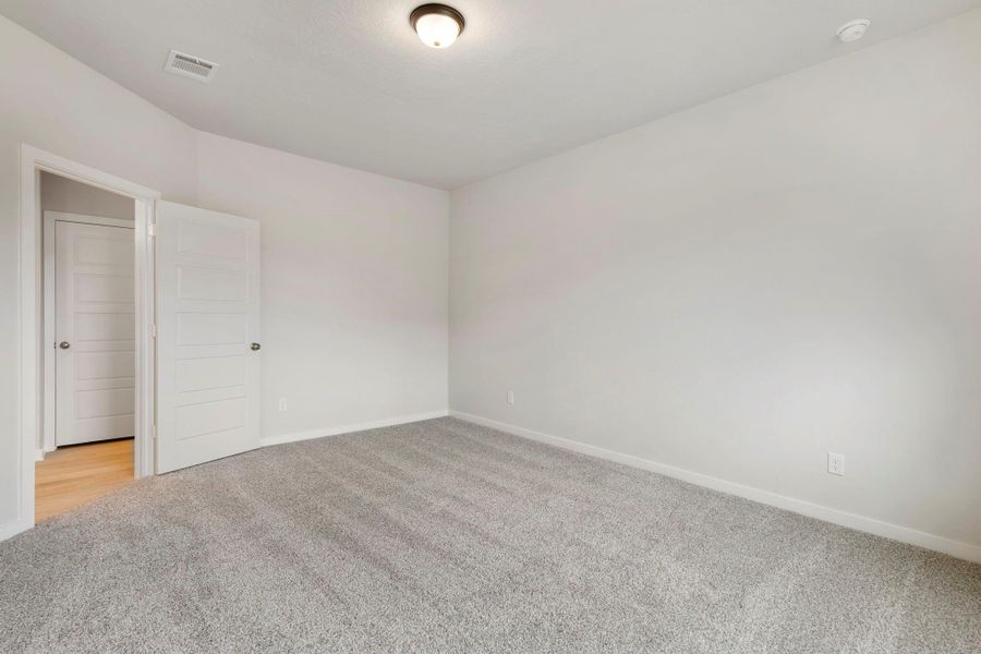 Spacious, unfurnished interior of a new home in Sterling Ridge, Huntsville (Image 25). Spacious, unfurnished interior of a new home in Sterling Ridge, Huntsville (Image 25).