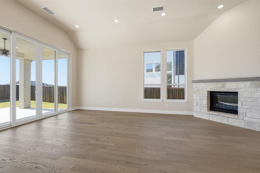 Spacious, unfurnished interior of a new home in Sandbrock Ranch: 60ft. lots, Aubrey (Image 22).