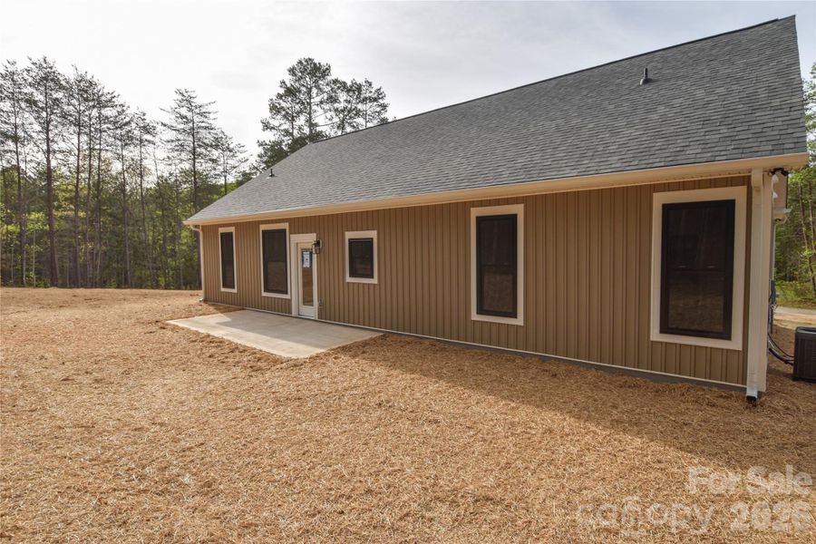 Exterior details and patio area of a home in , Catawba (Image 4).
