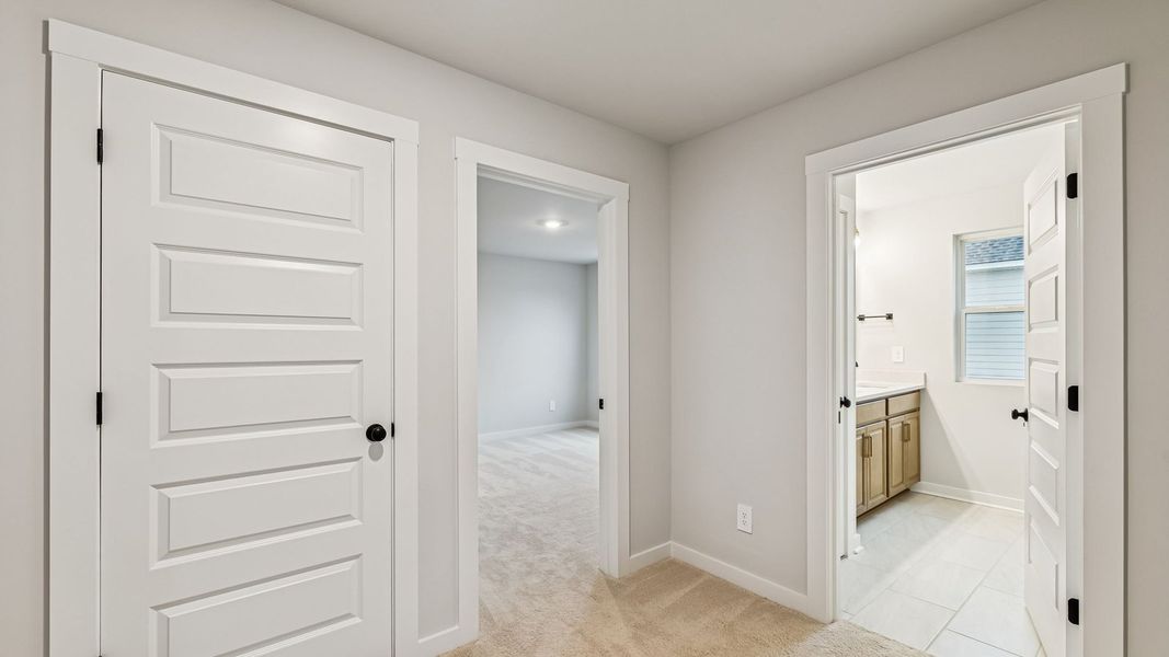 Representative unfurnished interior of a home built from the Stonebrook  II by D.R. Horton in Pottsview, Smyrna (Image 44).