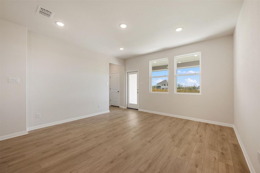 Spacious, unfurnished interior of a new home in Patterson Ranch, Georgetown (Image 27). Spacious, unfurnished interior of a new home in Patterson Ranch, Georgetown (Image 27).