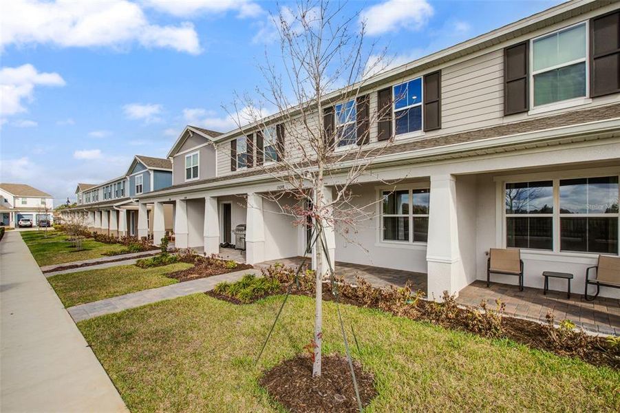 Exterior details and patio area of a home in , Winter Garden (Image 21).
