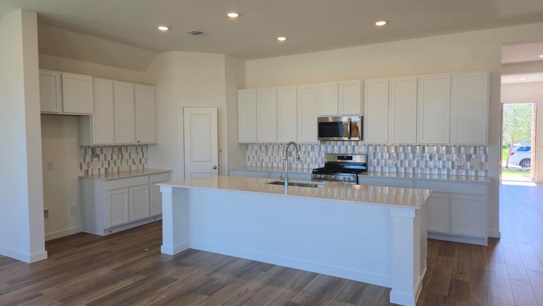 Furnished interior view inside a new home in Lago Mar, Texas City (Image 6).
