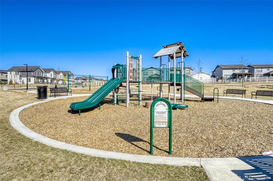 Community amenities in , Aurora (Image 25).