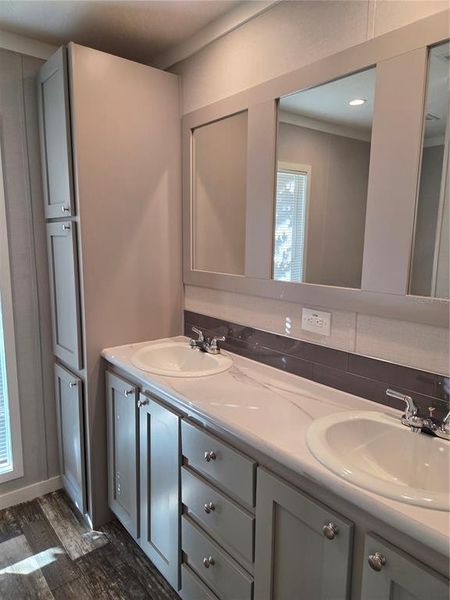 Furnished interior view inside a new home in , Plant City (Image 7).