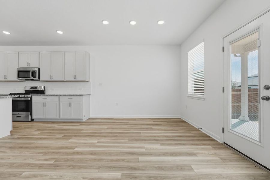 Spacious, unfurnished interior of a new home in Lisso, Pflugerville (Image 14).