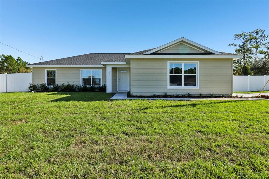 Exterior details and patio area of a home in , Ocala (Image 25).