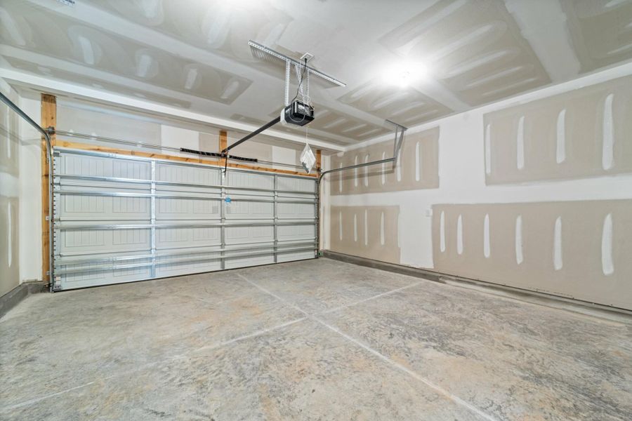 Image 34 of a home in Harbor Crossing.