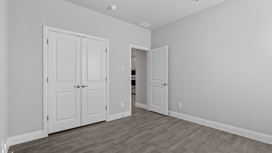 Spacious, unfurnished interior of a new home in Treeline, Justin (Image 33).