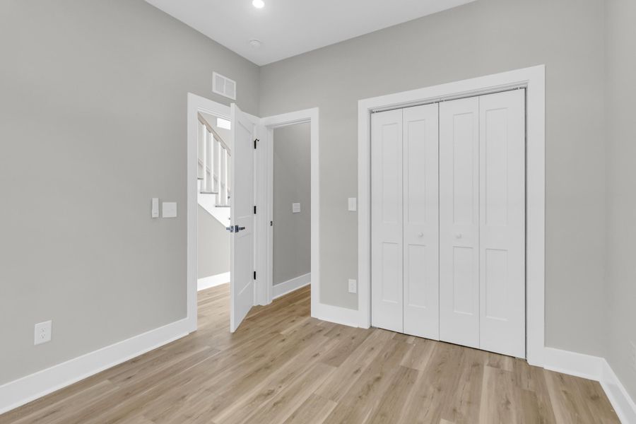 Spacious, unfurnished interior of a new home in , North Charleston (Image 26).