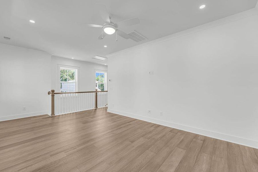 Spacious, unfurnished interior of a new home in Central Park, Charleston (Image 25).