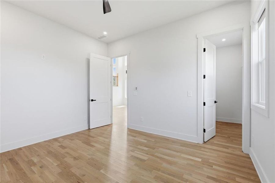 Spacious, unfurnished interior of a new home in , Clermont (Image 24).