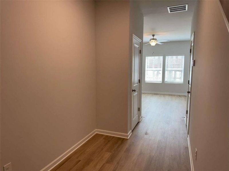 Spacious, unfurnished interior of a new home in Deer Creek, Temple (Image 21).