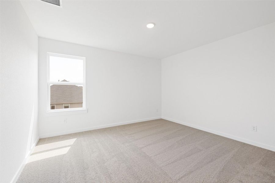 Spacious, unfurnished interior of a new home in Sunterra, Katy (Image 34).