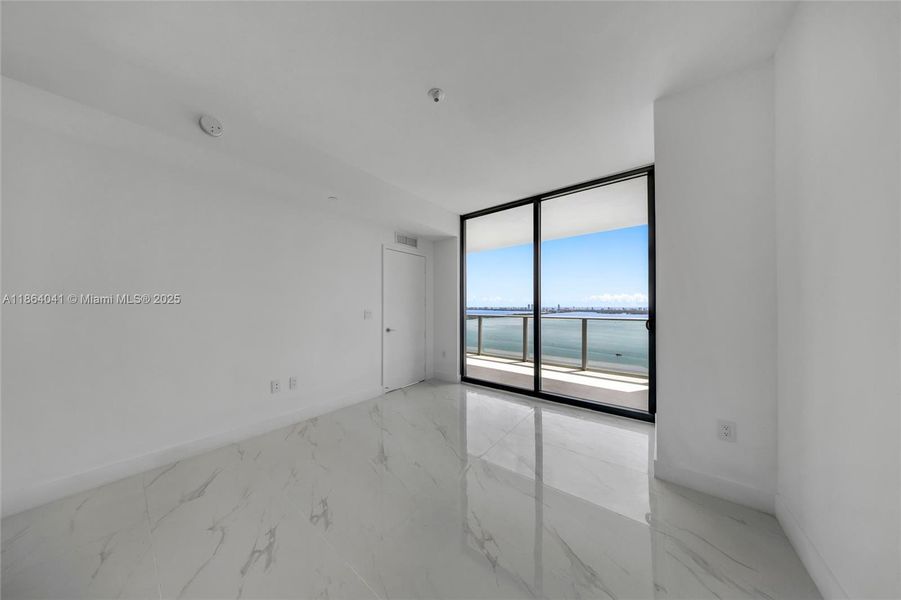 Spacious, unfurnished interior of a new home in Aria Reserve, Miami (Image 31). Spacious, unfurnished interior of a new home in Aria Reserve, Miami (Image 31).